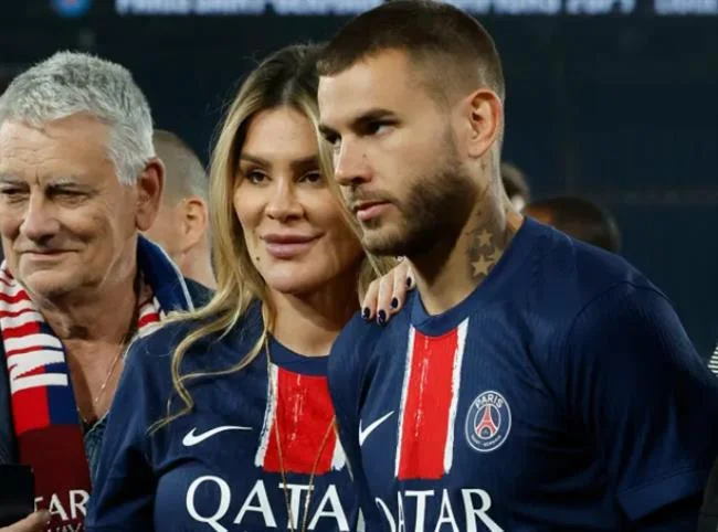 Người dùng trải nghiệm cá cược thể thao trên ứng dụng di động f1680 web